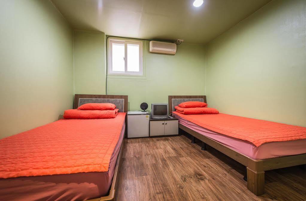 Chris Hostel Сеул Экстерьер фото
