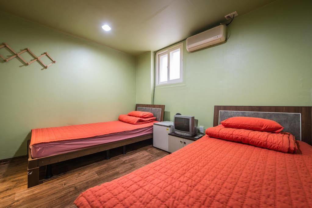 Chris Hostel Сеул Экстерьер фото